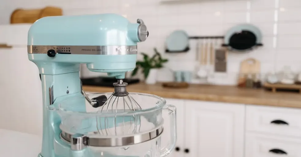 How to Use the KitchenAid Artisan Stand Mixer for Baking
