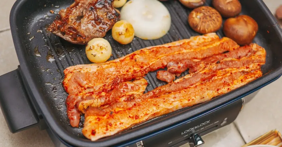 How to Make Perfectly Crispy Bacon on the Swissmar Raclette Party Grill